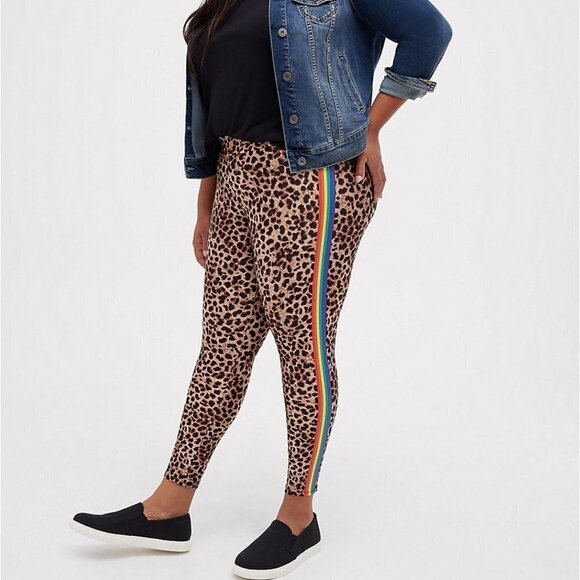Torrid - Platinum Legging - Liquid Leopard With Rainbow Side Stripe​​​​​​​​​​ - Picture 3 of 5